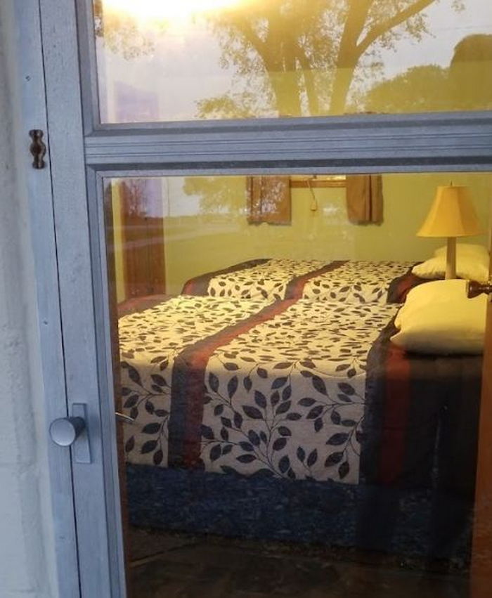 Windmill Motel (Siemen Motel) - Web Listing (newer photo)